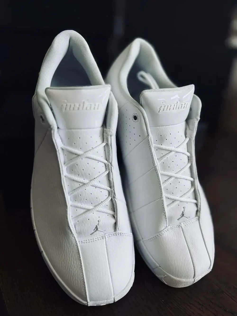 Jordan Team Elite 2 Low Size 12 White Metallic Silver Braves new A01696-100